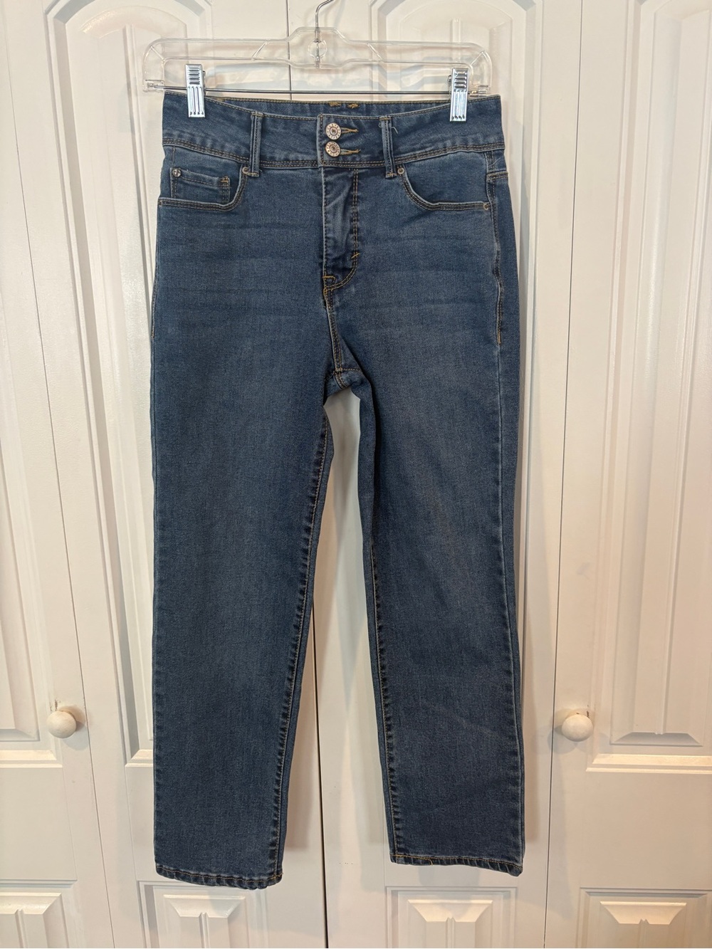 Curve appeal high rise straight leg jeans size 2/26